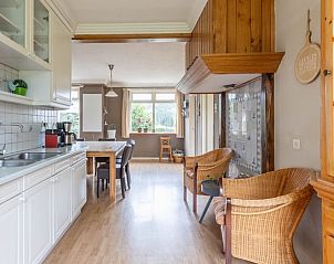 Open keuken en eetruimte in Vakantiehuis in Aalten, biedt een gezellige sfeer in de Achterhoek.