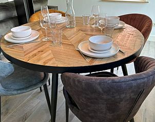 Stijlvolle eetruimte in Huisje in Aalten, vakantiehuis in Aalten, Achterhoek, met moderne inrichting.