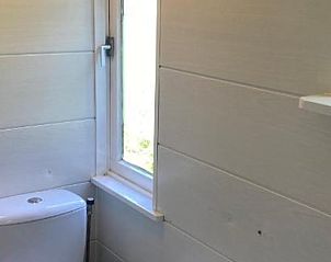 Moderne badkamer in Huisje in Aalten, vakantieverblijf in Achterhoek, Gelderland.