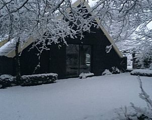 Sneeuwlandschap bij Huisje in Laren (GLD), vakantiehuis in de Achterhoek, Gelderland in winterse sferen.