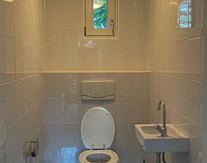 Schone toiletruimte in Vakantiehuis in Groenlo, comfort in de prachtige Achterhoek, Gelderland.