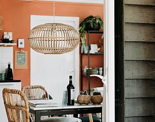 Gezellige eetruimte in vakantiehuis in Lochem, perfect voor familiediners.