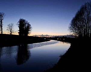 Winterse ochtend bij Vakantiehuisje in Lochem, met bevroren landschap in de Achterhoek, Gelderland.