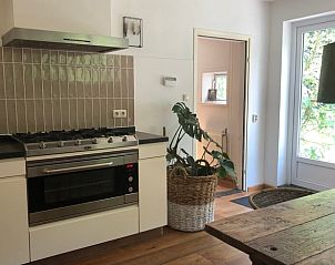 Moderne keuken in Vakantiehuis in Lochem, perfect voor kookliefhebbers in de Achterhoek, Gelderland.