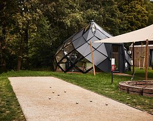 Boule baan bij Unbrick One, vakantiehuis in Hengelo, Achterhoek, voor gezellige buitenactiviteiten.