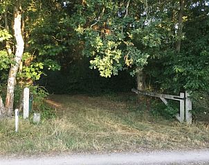 Toegangspoortje naar Vakantiehuis in Harfsen, een verborgen parel in de Achterhoek.