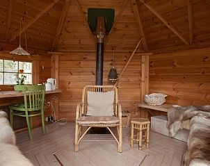 Comfortabele zithoek in het Vakantiehuis in Haarlo, ideaal voor ontspanning in de Achterhoek.