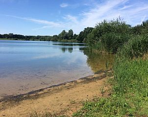 Rustige waterkant bij Vakantiehuisje in Haarlo, een charmant vakantiehuis in de Achterhoek, Gelderland.