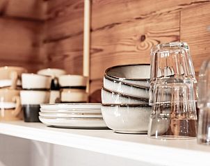 Servies en glazen in Vakantiehuisje in Haarlo, een comfortabel vakantieverblijf in de Achterhoek, Gelderland.