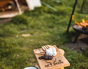 Ingredinten voor s'mores bij Vakantiehuis in Haarlo, Achterhoek, Gelderland voor een zoete traktatie.