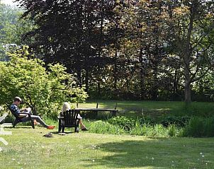 Moderne keuken in vakantiehuis DG127-10 in Vorden, Achterhoek, compleet uitgerust voor een comfortabel verblijf.