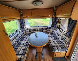 Comfortabele zithoek in Vakantiehuis in Lichtenvoorde, Achterhoek, Gelderland, met uitzicht op de natuur.