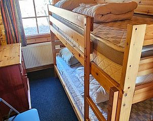 Stapelbedden in kindvriendelijke kamer van Huisje in Neede, Achterhoek.