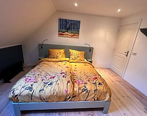 Comfortabele slaapkamer met tweepersoonsbed in Huisje in Neede, vakantiehuis in de Achterhoek, Gelderland.