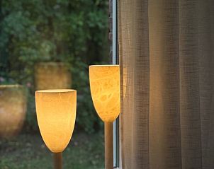 Stijlvolle verlichting in woonkamer van Vakantiehuisje in Neede, Gelderland