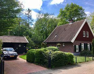 Cozy vacation home with driveway at mooistevakantiehuis.nl in Winterswijk, Achterhoek, ideal for family vacations.
