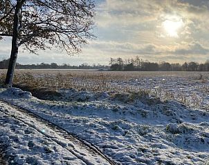 Sneeuw bedekte velden rondom Vakantiehuisje in Breedenbroek, Achterhoek, Gelderland.