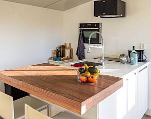 Keuken met moderne apparatuur in Vakantiehuisje in Breedenbroek, Achterhoek, Gelderland.