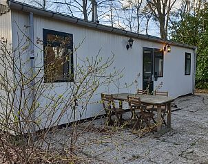 Buitenterras van het vakantiehuis in Winterswijk Ratum, ideaal voor ontspanning in de Achterhoek, Gelderland.