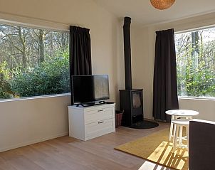 Gezellige zithoek in het vakantiehuis in Winterswijk Ratum met moderne inrichting, Achterhoek, Gelderland.