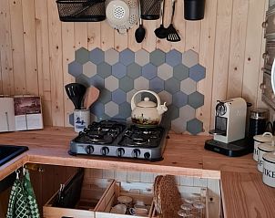 Gezellige keuken in Vakantiehuis in Winterswijk Corle, ideaal voor een ontspannen verblijf in de Achterhoek.