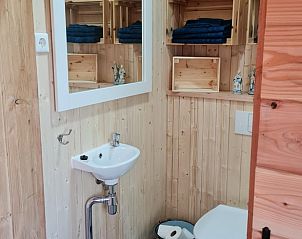 Stijlvolle badkamer in Vakantiehuis in Winterswijk Corle, een comfortabele vakantiewoning in de Achterhoek.