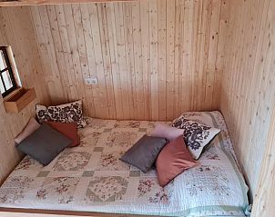 Gezellige zithoek in Vakantiehuis in Winterswijk Corle, perfect voor ontspanning in de Achterhoek.