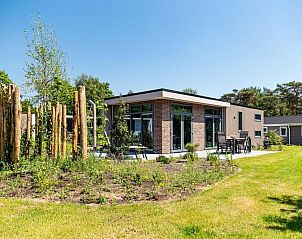 Modul spezielles Eco 6-Personen-Ferienhaus in Beekbergen, Veluwe mit moderner Architektur und grner Umgebung.