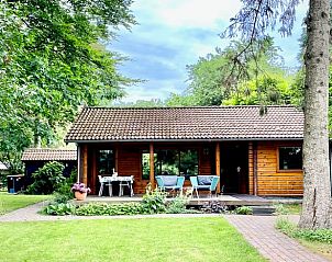 Cottage in Beekbergen in the Veluwe, surrounded by green nature and rustic surroundings in Gelderland.