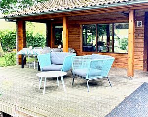 Cozy terrace at cottage in Beekbergen, Veluwe, with comfortable seating in Gelderland.