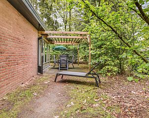 Volledig uitgeruste keuken in Heideheuvel 2-persoons bungalow, Beekbergen, Veluwe.