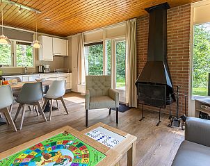Slaapkamer met stapelbed voor kinderen in Heideheuvel bungalow, Beekbergen, Veluwe.