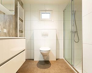 Modernes Badezimmer im Ferienhaus Leijhoeve fr 6 Personen in Beekbergen, Veluwe. Komfortable Ausstattung in ruhiger Umgebung.