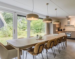 Zolderkamer met tweepersoonsbed in de Heideheuvel bungalow in Beekbergen, Veluwe.