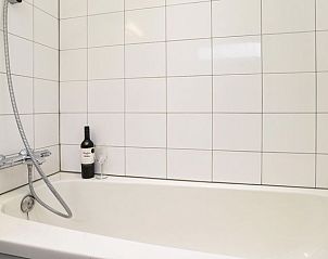 Ontspannend bad in Heideheuvel 4-persoons bungalow 4B, Beekbergen, Veluwe, Gelderland.