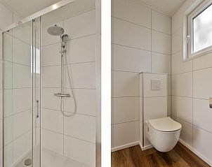 Badezimmer des Moduls Wood 5 Personen Ferienhaus in Ede Veluwe mit moderner Dusche und Toilette.