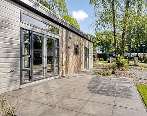 Ruim terras bij Nova 4 personen vakantiehuis in Ede, Veluwe, Gelderland.