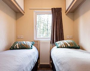 Cozy double room in Holiday home sleeps 6 in Ede, Veluwe, ideal for families.