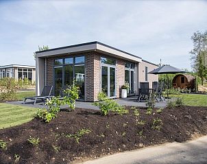 Module Special 6 personen in Ede Veluwe met modern terras en groene omgeving.