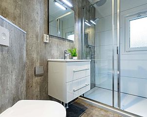 Modern bathroom with shower in Module Special 6 persons Wellness, Ede, Veluwe.