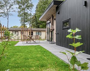 Rustige omgeving bij Lindenhof vakantiehuis in Ede, Veluwe met aangrenzende paden.
