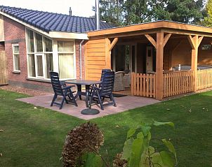Ruim terras met tuin bij De Leuvenhorst/Haspel, Ermelo, Veluwe. Vakantiehuis met veel buitenruimte en comfort.