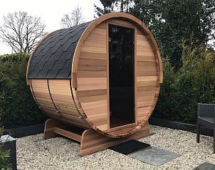 Unique outdoor sauna at cottage in Ermelo, Veluwe, ideal for relaxation.