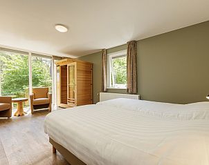 Geniet van ontspanning in de priv sauna van Parkvilla 6, een luxe vakantiehuis in Hoenderloo, Veluwe, Gelderland.