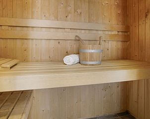 Bungalow met terras en groene omgeving in Miggelenberg 4-persoons bungalow, Hoenderloo.