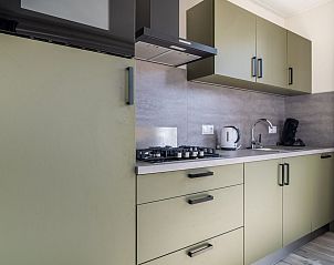 Stijlvolle keuken van de vrijstaande woning in Hoenderloo, ideaal voor koken op de Veluwe, Gelderland.