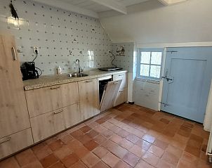 Moderne keuken in Huisje in Terwolde, vakantiehuis op de Veluwe, voorzien van alle gemakken in Gelderland.