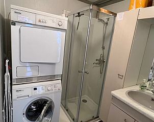 Praktische Waschkche im Ferienhaus in Garderen, Veluwe, mit Waschmaschine und Trockner in Gelderland.