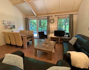 Gezellige woonkamer in Vakantiehuisje in Garderen, Veluwe, Gelderland.