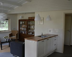 Moderne keuken en woonkamer in Vakantiehuis in Elspeet, Veluwe, Gelderland.